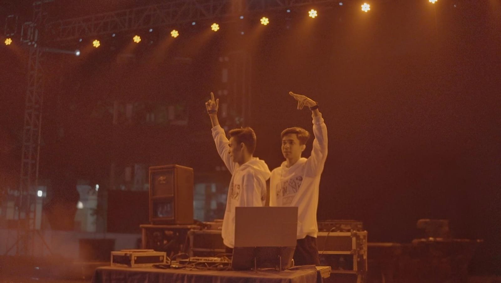 Chase Twins Bring High-Energy DJ Culture to Kolkata’s Biggest Youth Stages