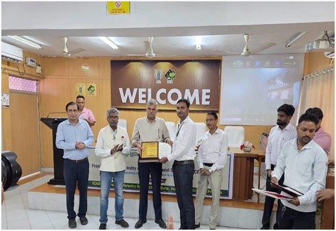 Ashutosh Yadav, Ph.D. Scholar from ANDUAT Ayodhya, Honored with ‘Young Achiever Award’ at National Agroforestry Conference